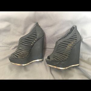 Steven Madden Cage Wedges *SEXY*